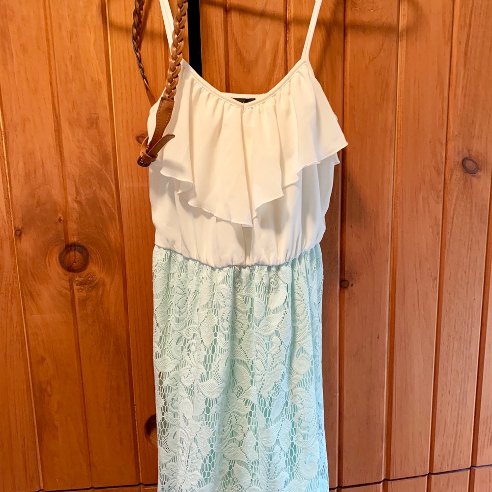 Lace dress with belt